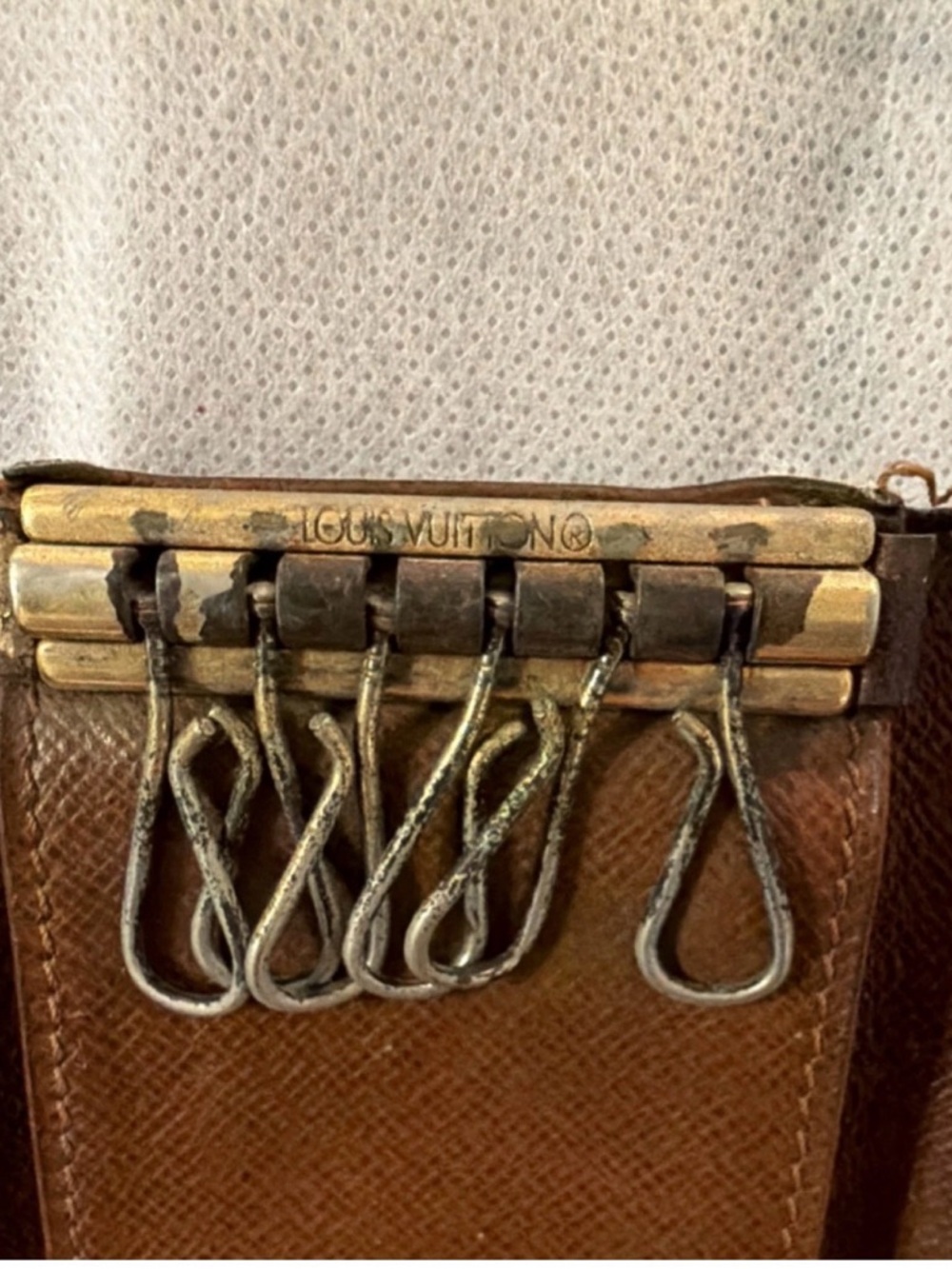 Vintage Louis Vuitton Monogram 6-Key Holder – Authentic - Picture 5 of 8